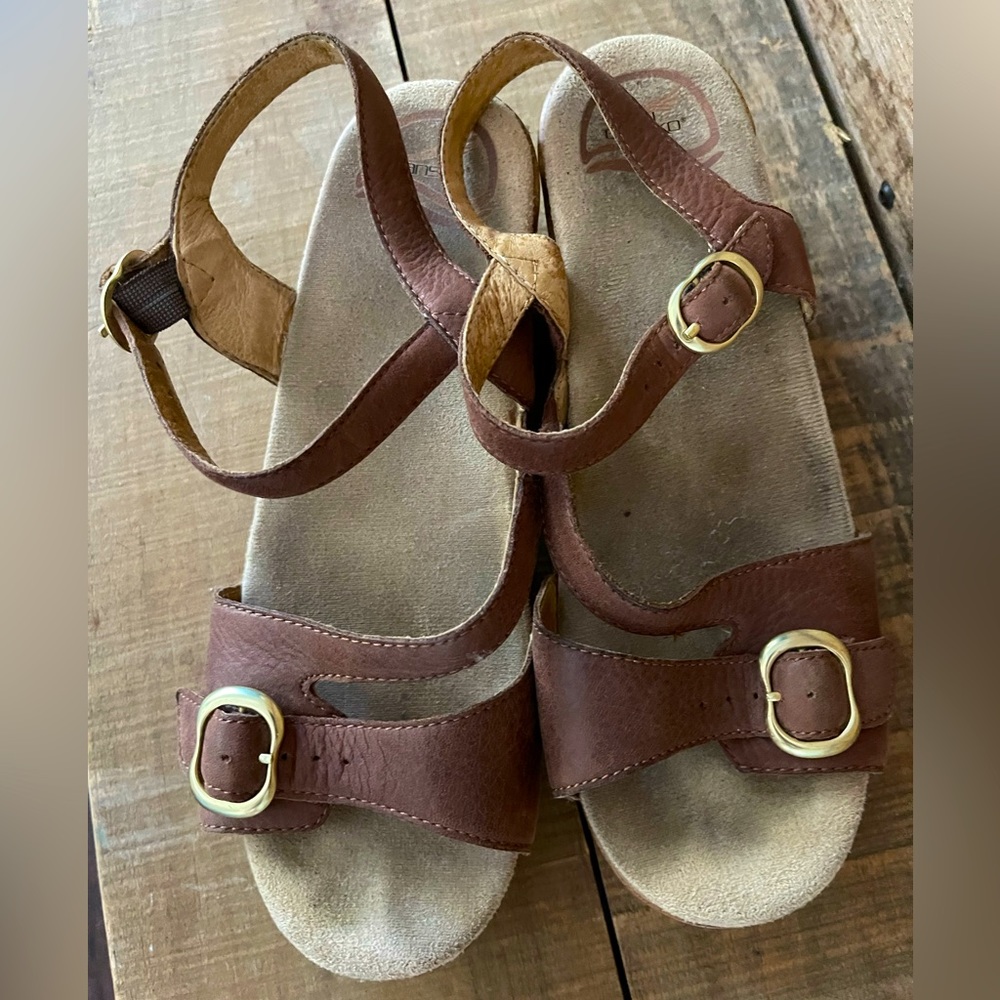 DANSKO BROWN LADIES SANDAL SHOE